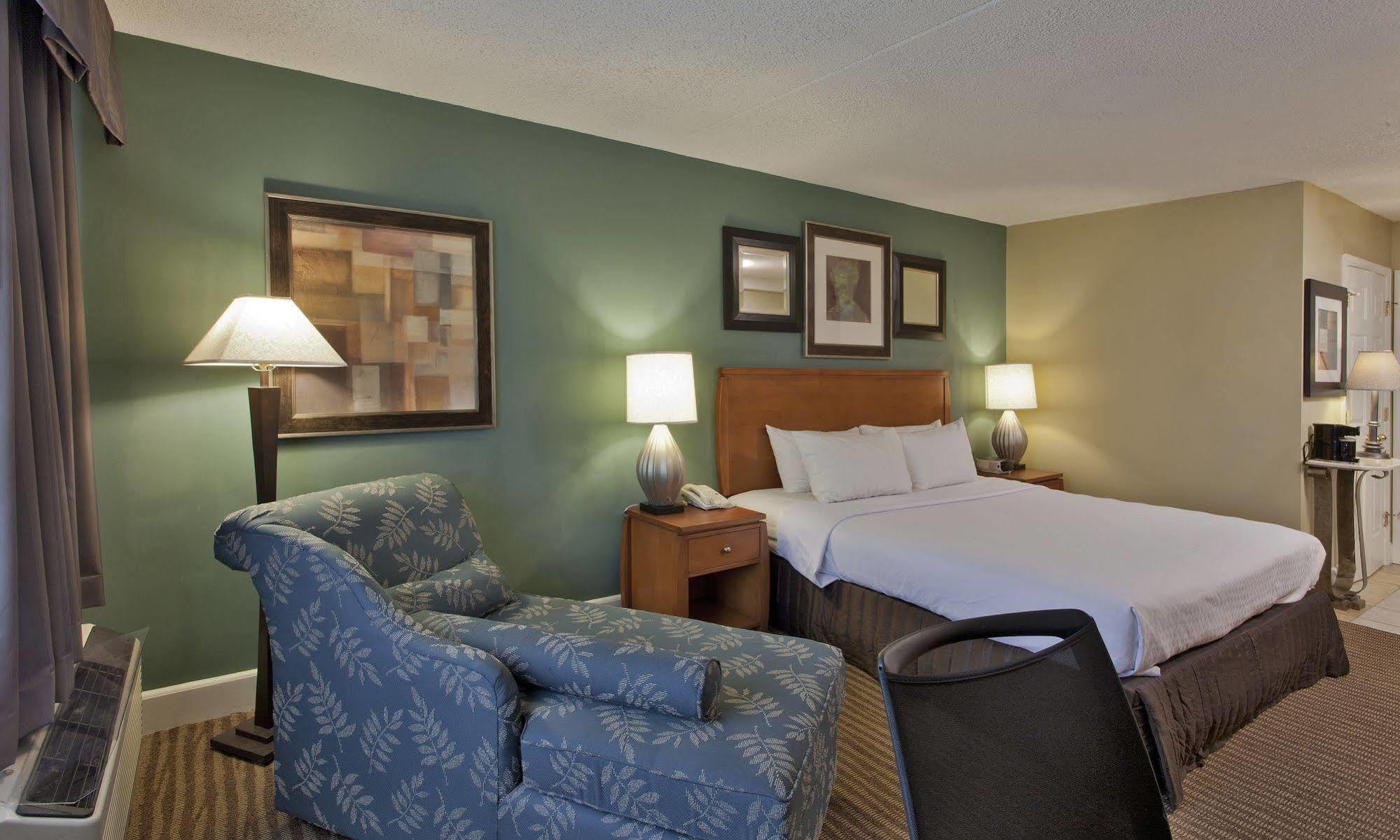 The Hotel, A Ramada By Wyndham 3* Rockville